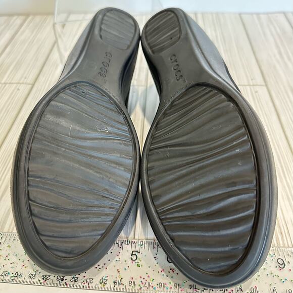 CRocs women’s black leopard embossed 
wedge shoes size 8 removable insole - Picture 6 of 7